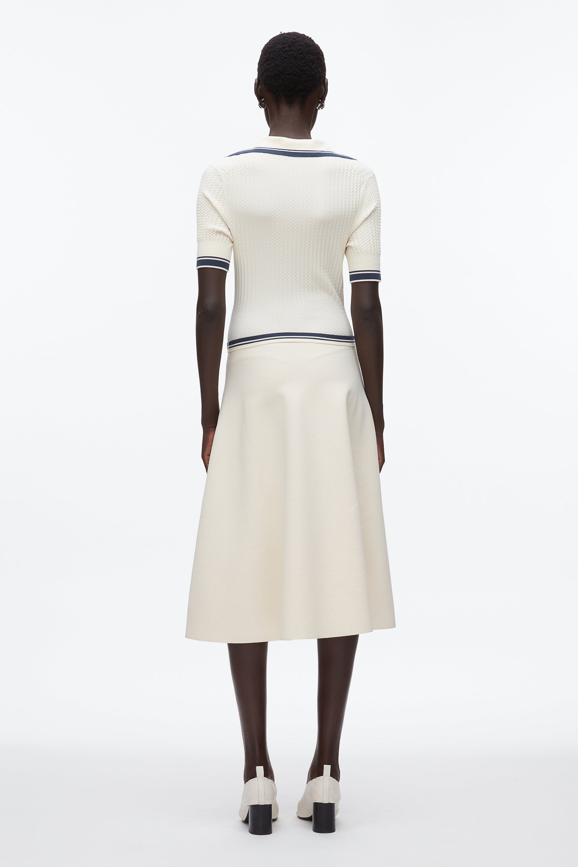 #color_ecru-navy