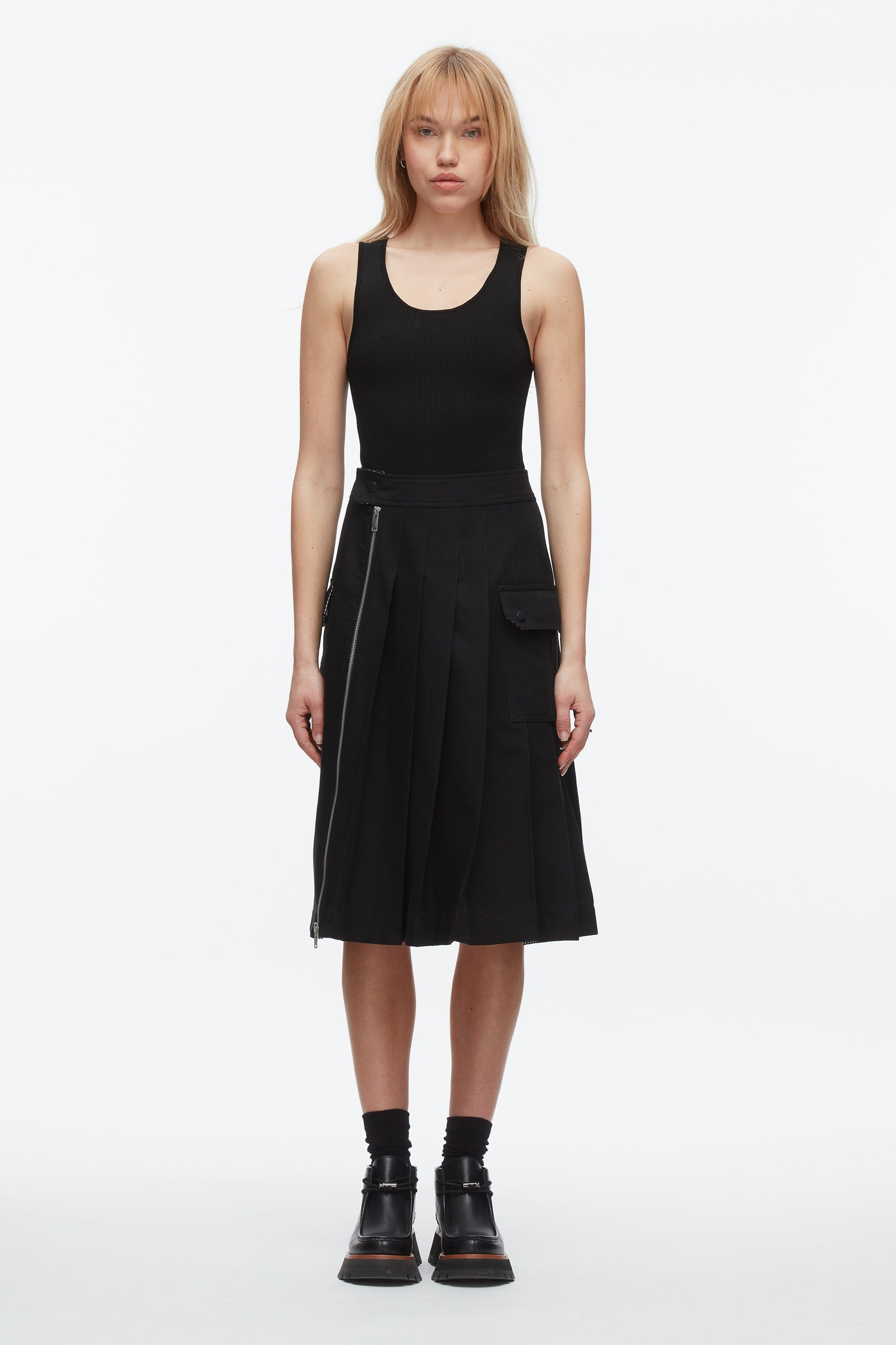 #color_black-multi