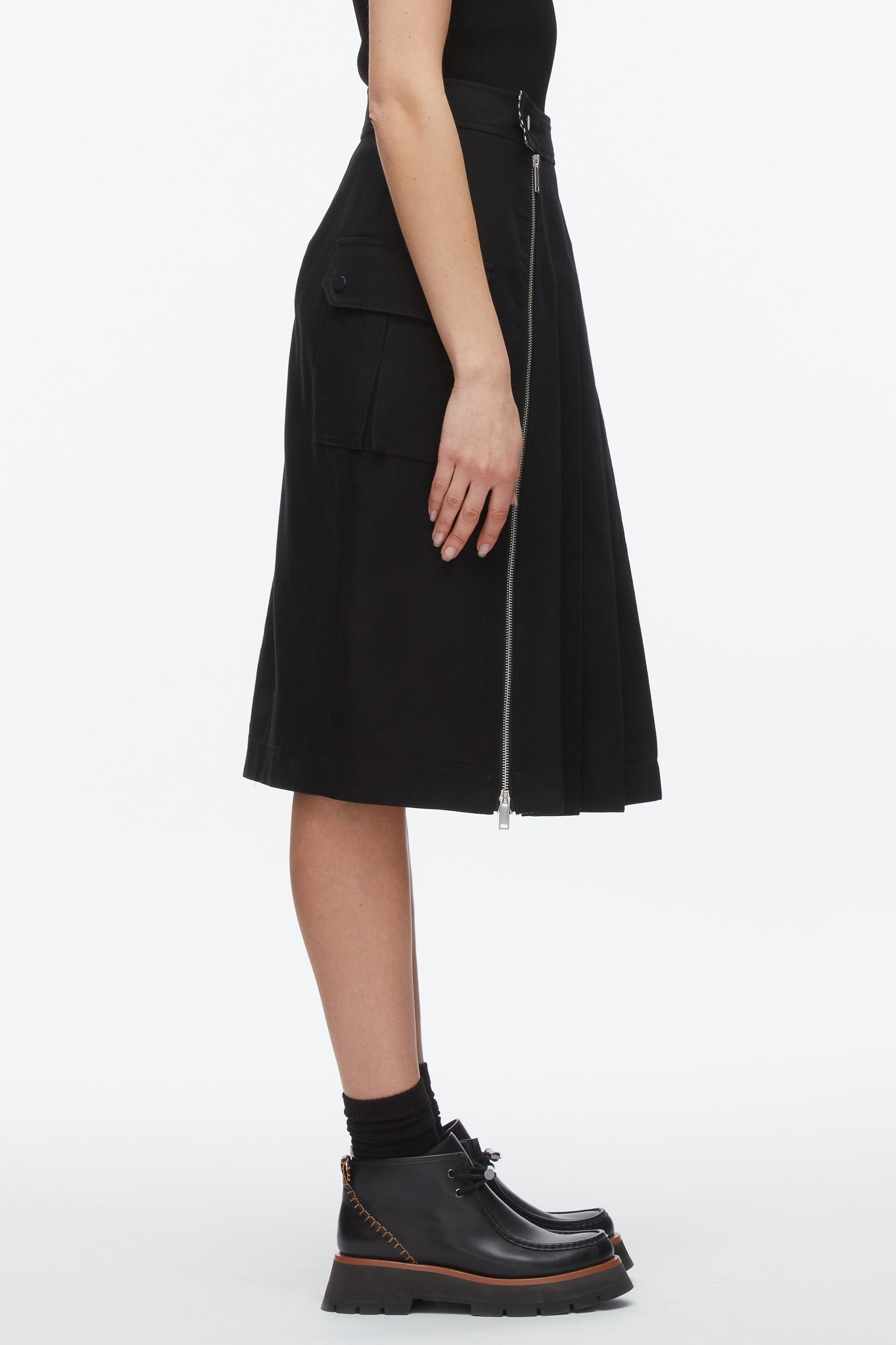 #color_black-multi