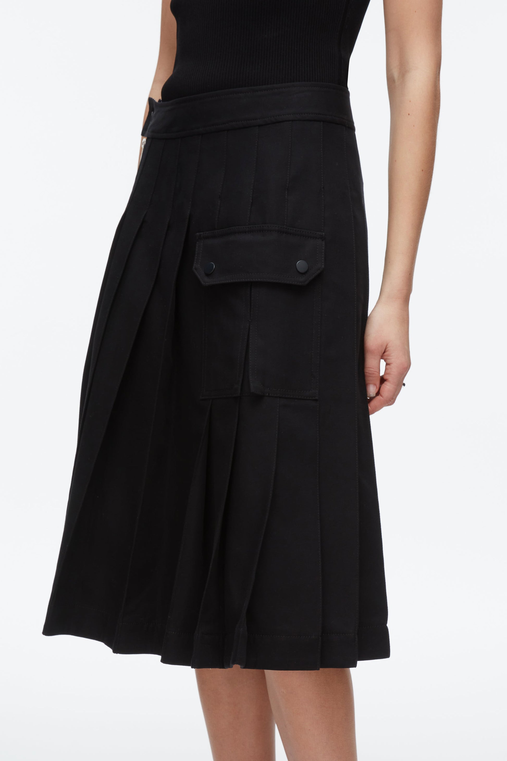 #color_black-multi