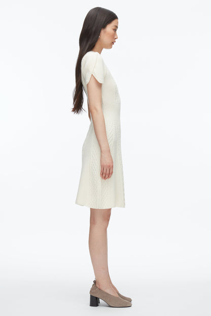 #color_ivory
