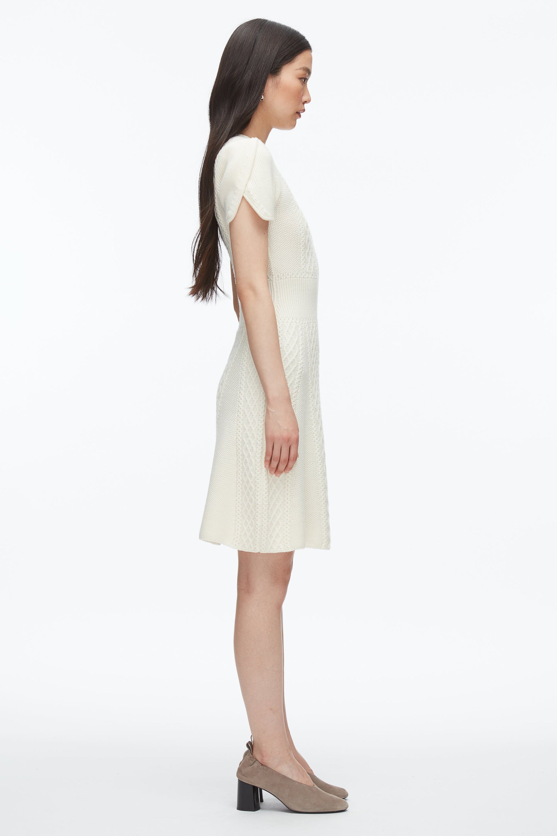 #color_ivory